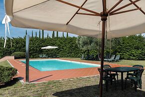 Green Hill Apt In Tuscan Countryside