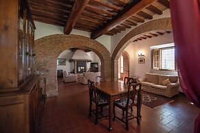 Green Hill Apt In Tuscan Countryside