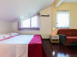 Elegant and Lavish Leisure Apartments Zadar With Outdoor Pool