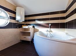 Elegant and Lavish Leisure Apartments Zadar With Outdoor Pool