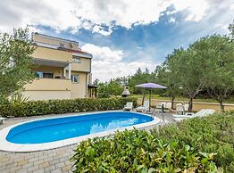 Elegant and Lavish Leisure Apartments Zadar With Outdoor Pool