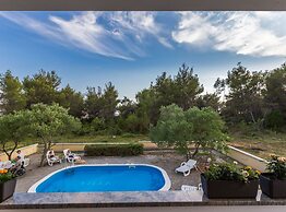 Elegant and Lavish Leisure Apartments Zadar With Outdoor Pool