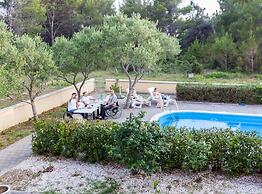 Elegant and Lavish Leisure Apartments Zadar With Outdoor Pool