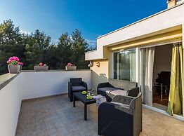 Elegant and Lavish Leisure Apartments Zadar With Outdoor Pool