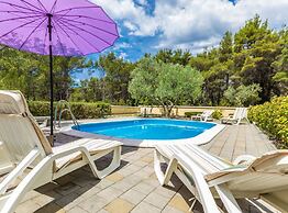 Elegant and Lavish Leisure Apartments Zadar With Outdoor Pool