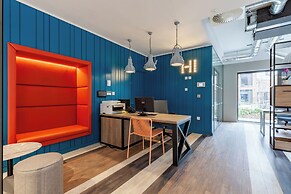 Student Only Benson Yard