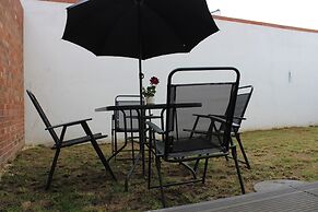 Contemporary 2bed House With Parking