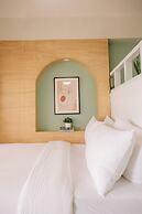 Zen & Minimalist Comfort