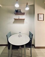 Skyline Views & Serenity in the City