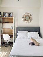 Skyline Views & Serenity in the City