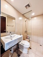 Skyline Views & Serenity in the City