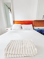 A Minimalist Urban Retreat