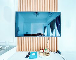 A Minimalist Urban Retreat