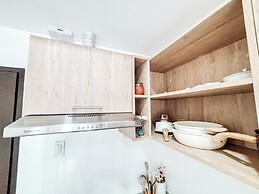 A Minimalist Urban Retreat