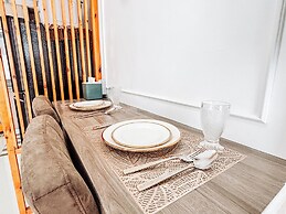 A Minimalist Urban Retreat