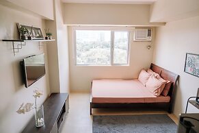 A Dreamy Escape for Three