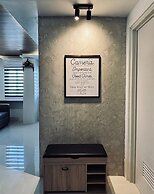 A Smooth & Cozy City Loft