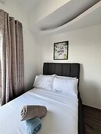 A Smooth & Cozy City Loft