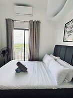 A Smooth & Cozy City Loft