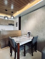 A Smooth & Cozy City Loft