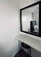 A Smooth & Cozy City Loft