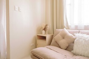 A Perfectly Chic Hideaway