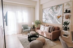 A Luxurious 1BR Apartment