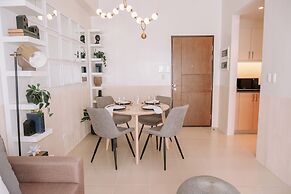 A Luxurious 1BR Apartment