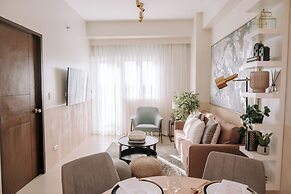 A Luxurious 1BR Apartment