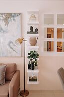 A Luxurious 1BR Apartment