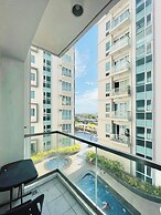 A Warm & Cozy City Studio