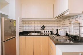 A Warm & Cozy City Studio