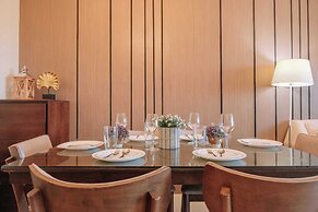 Elegant Living in the City