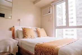 Minimalist Chic City Loft