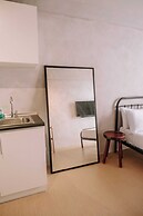 A Cozy Urban Home Away