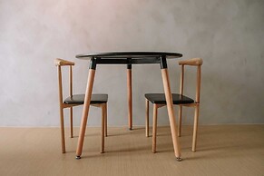 A Cozy Urban Home Away