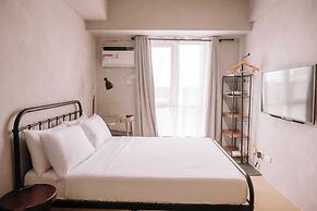 A Cozy Urban Home Away