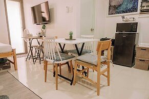 Tropical Bliss in the Metro