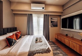 Luxe City Studio Hideaway