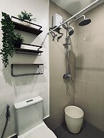 Bright & Airy Urban Escape