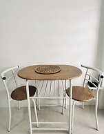 Bright & Airy Urban Escape