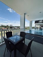 Bright & Airy Urban Escape