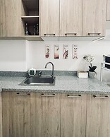 Bright & Airy Urban Escape