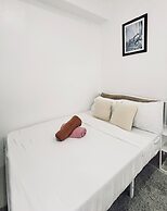 Bright & Airy Urban Escape