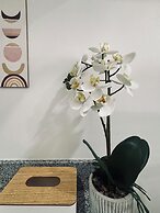 Bright & Airy Urban Escape