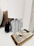 Bright & Airy Urban Escape