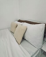 Bright & Airy Urban Escape