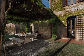 Country Villa In Tuscan Hills