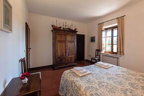 Country Villa In Tuscan Hills