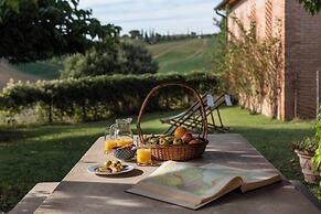 Country Villa In Tuscan Hills